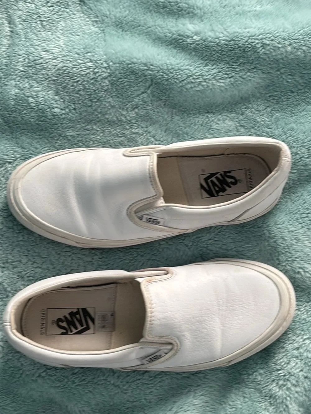 Women’s White Leather Slip On Shoes size 9
